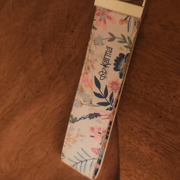 Women's Loop Keychains. "Choose Happy" - Picture 2 of 4